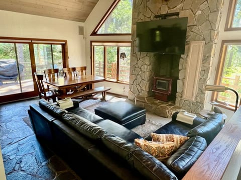 W House*BLS*Sleeps20*Game Rm*HotTub*AC&Heat
