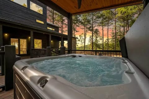 The hot tub is perfectly situated away from the cabin but between both the fire pit and play area! It's a MUST for unwinding after a long hike at Beavers Bend State Park or day at the wineries. It is drained and sanitized after every guest.