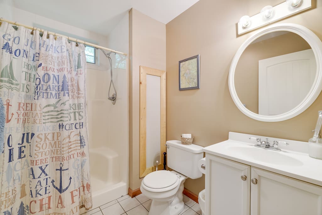 1st Fl Bathroom with sitting shower - Mt. Maplewood Chalet Arrowhead Lake Poconos  - Pocono Lake