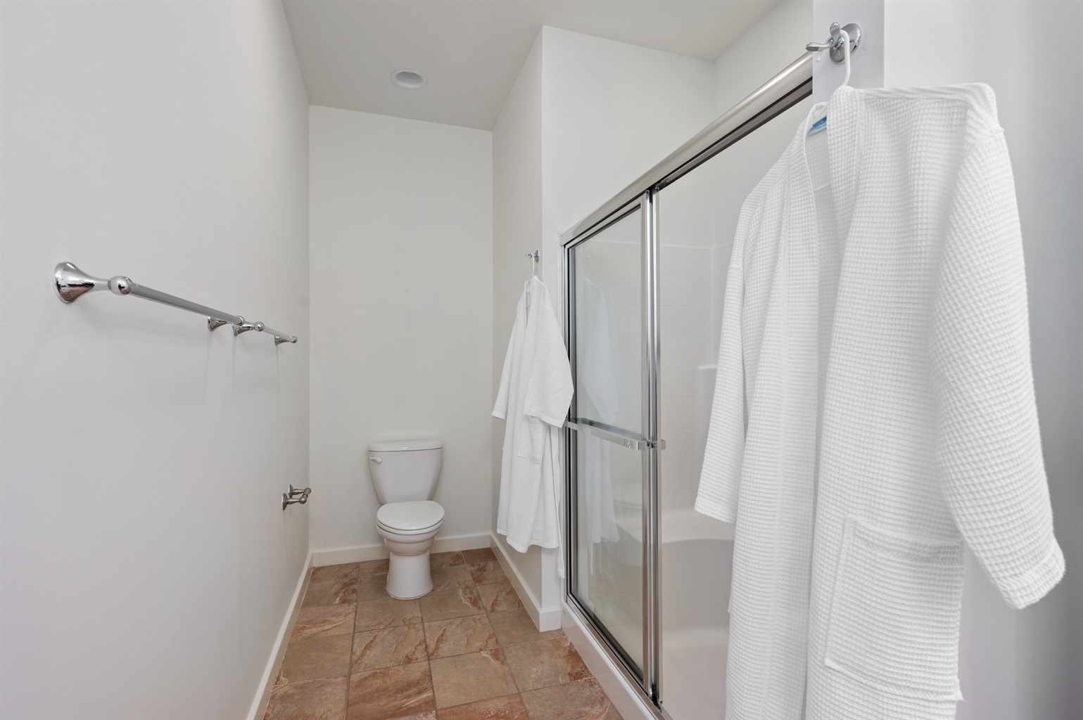 King Master Ensuite Bathroom