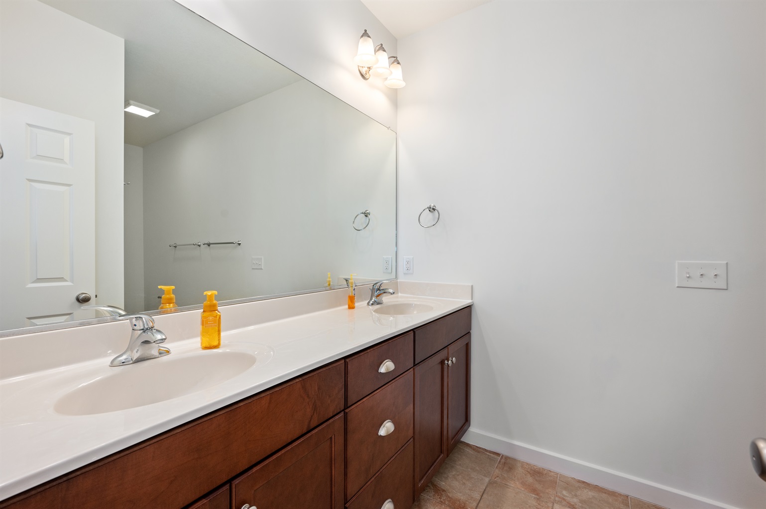 Bathroom. Double Vanity!