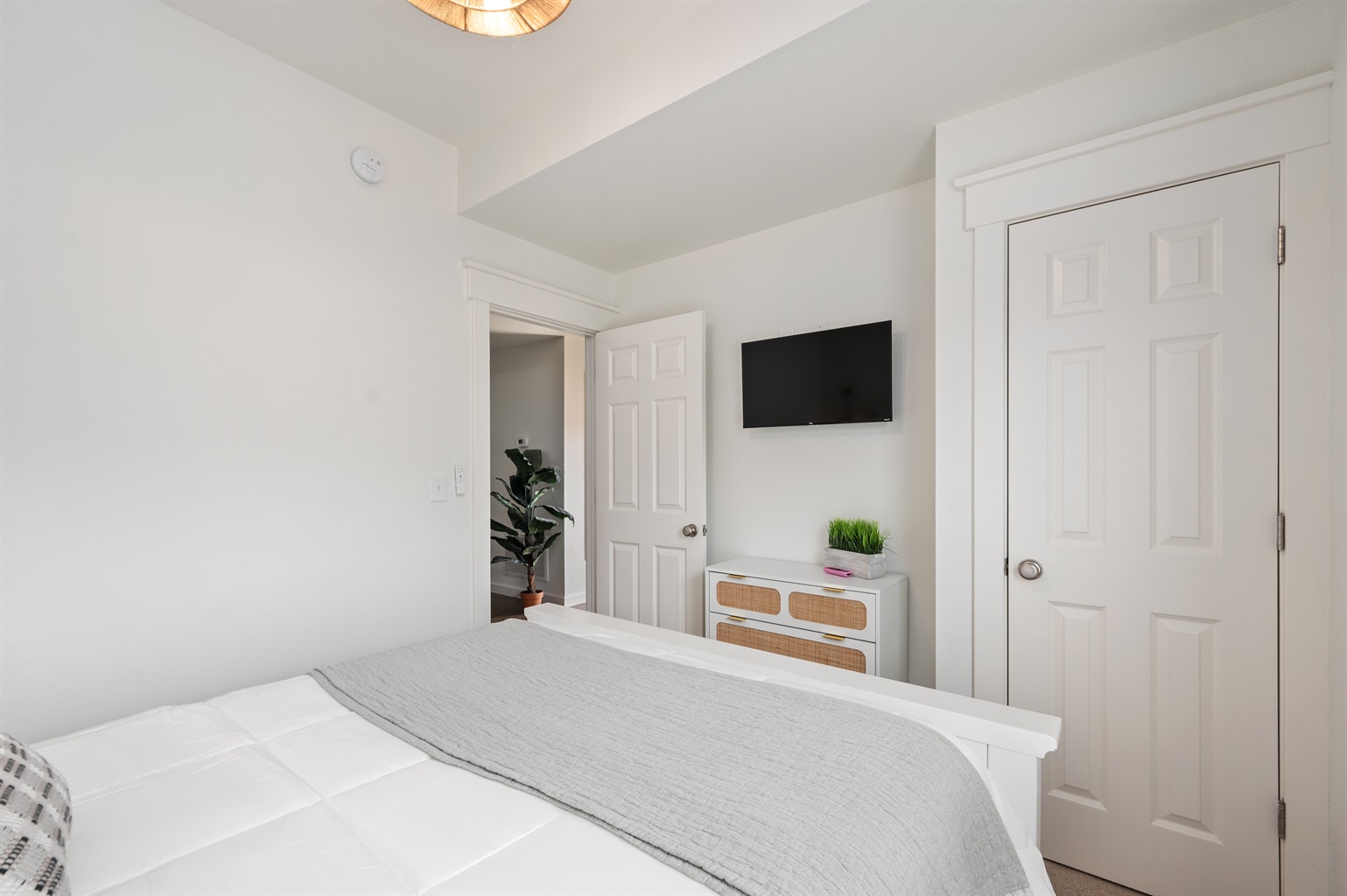 Queen Master Bedroom