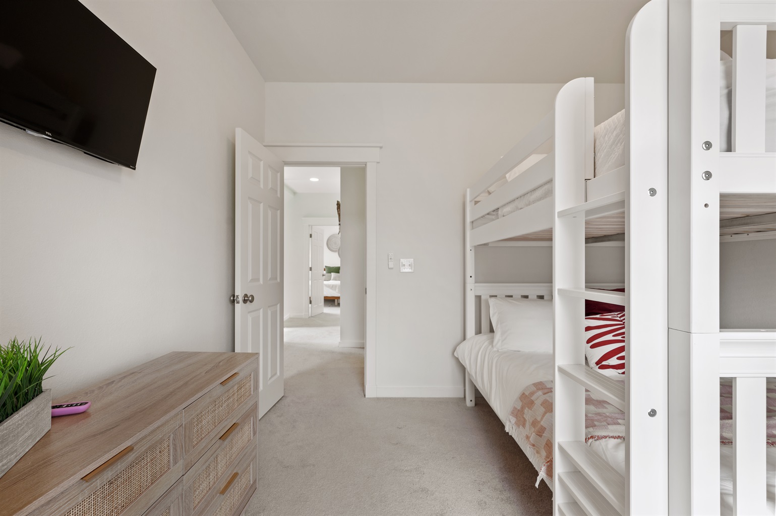 Room 4 - Bunk Room with pyramid bunks