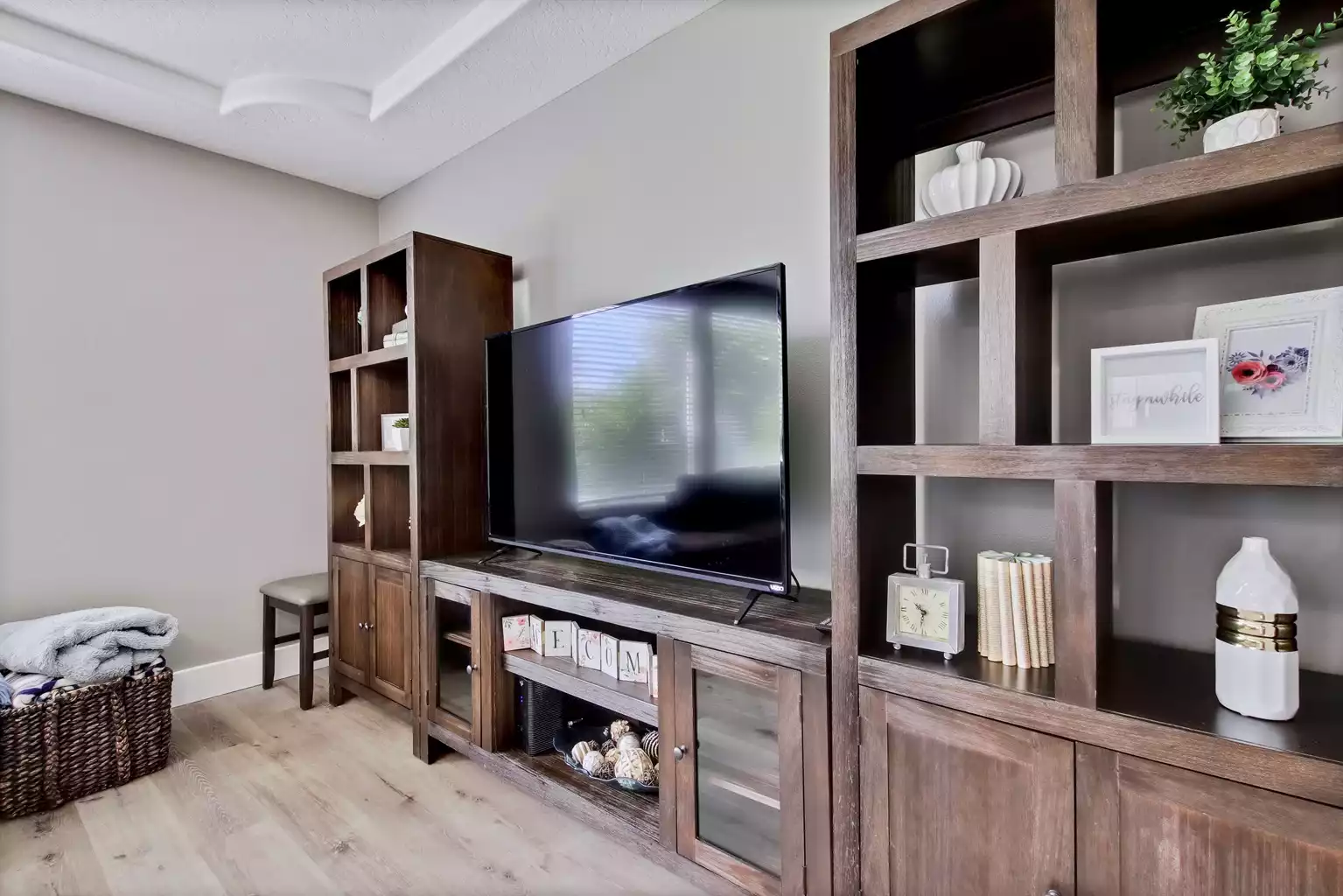 revamped-gem-in-the-heart-of-nampa-unwind-in-style/