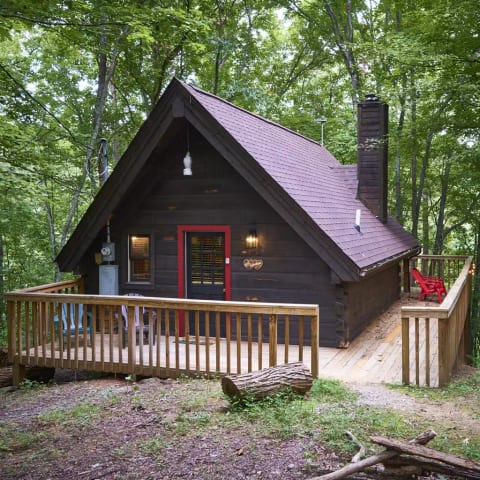Romantic and Secluded Hottub Cabin - Wild Columbine