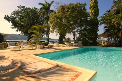 Villa Tranquillity - Beach front