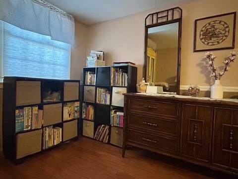 “Home away from Home” 1st Floor Suburban Apt.