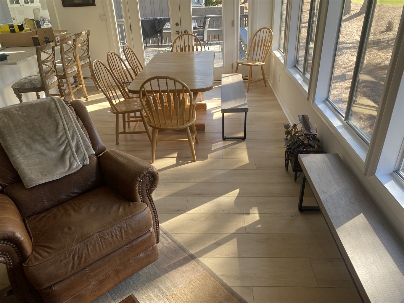 Additional seating w/ bench seats