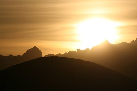Hummingbird Ranch has lovely "Desert Views" everywhere you look at Ranch.  Wait until sunset & sunrise :). Dark starry nights!~