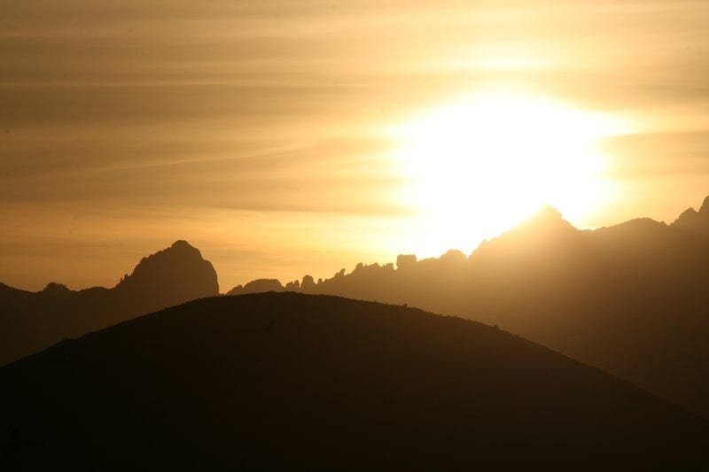 Hummingbird Ranch has lovely "Desert Views" everywhere you look at Ranch.  Wait until sunset & sunrise :). Dark starry nights!~