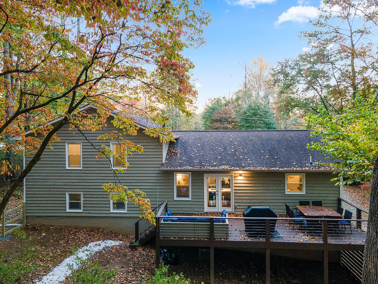 Pet Friendly 4BR Home Fenced Yard east cobb