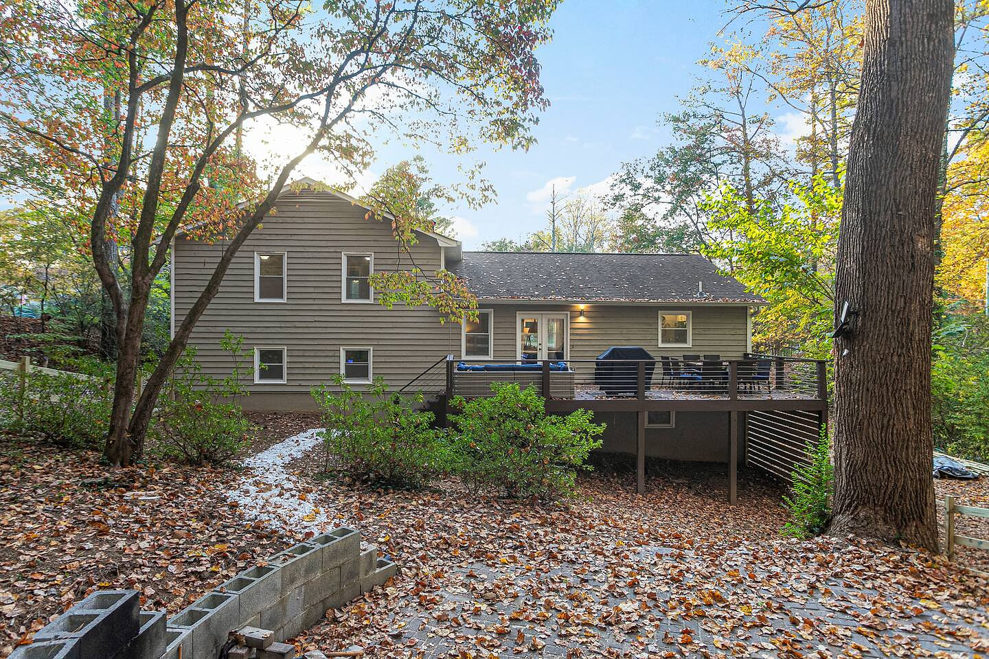 Pet Friendly 4BR Home Fenced Yard east cobb