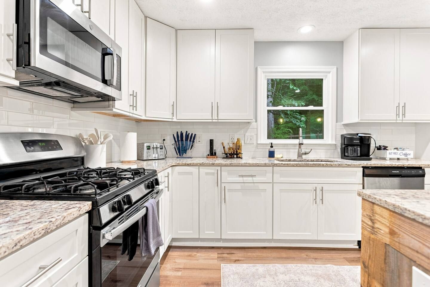 Pet Friendly 4BR Home Fenced Yard east cobb