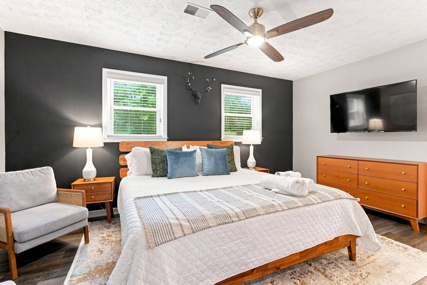 Pet Friendly 4BR Home Fenced Yard east cobb