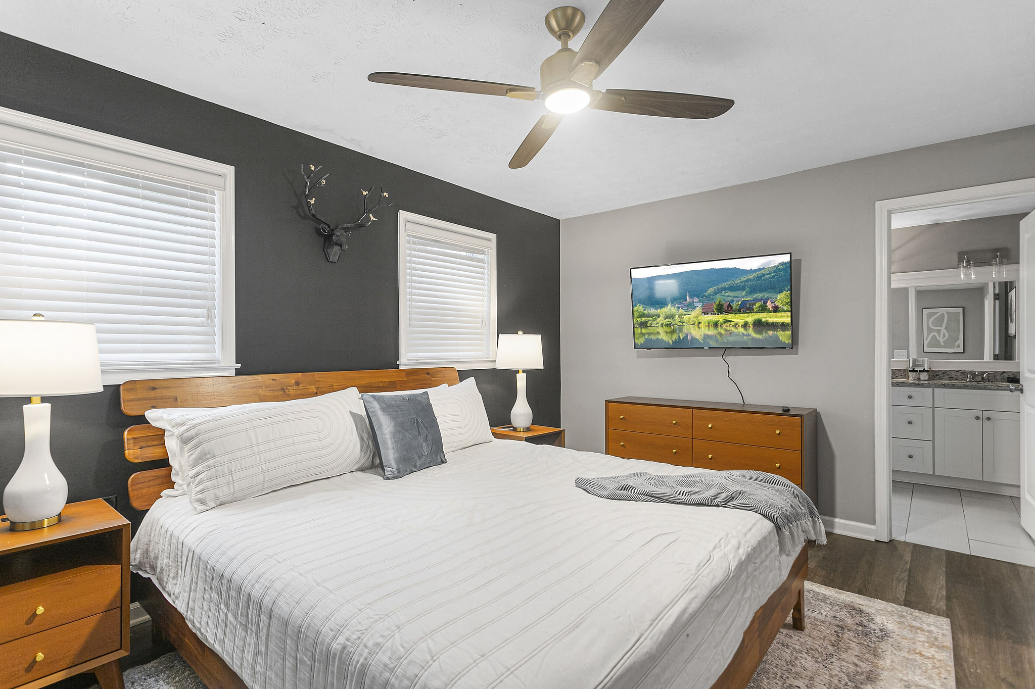 Pet Friendly 4BR Home Fenced Yard east cobb