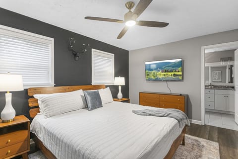 Pet Friendly 4BR Home Fenced Yard east cobb