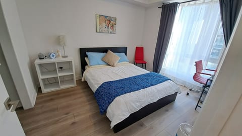 Luxurious Condo w/Gym, Pool, Rooftop Terrasses image 3