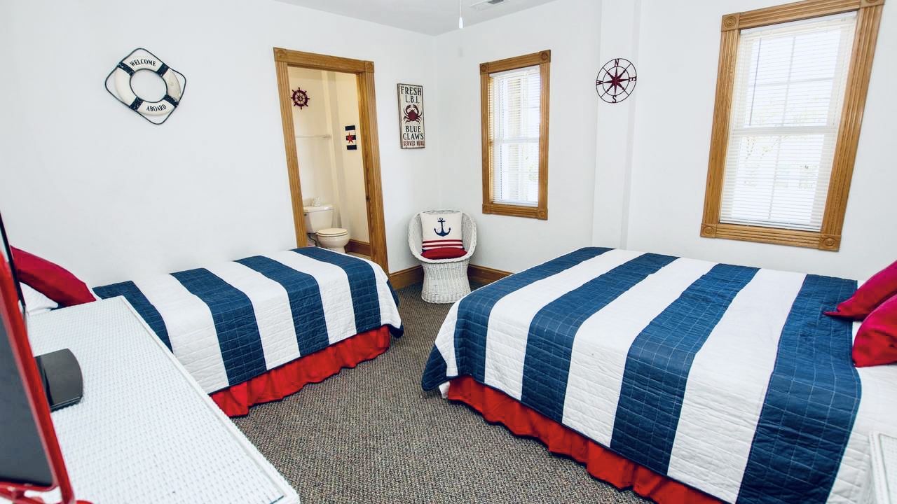 Queen and Twin bed