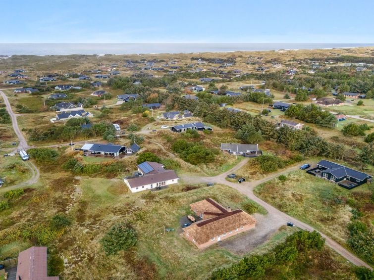 edlef-800m-from-the-sea/