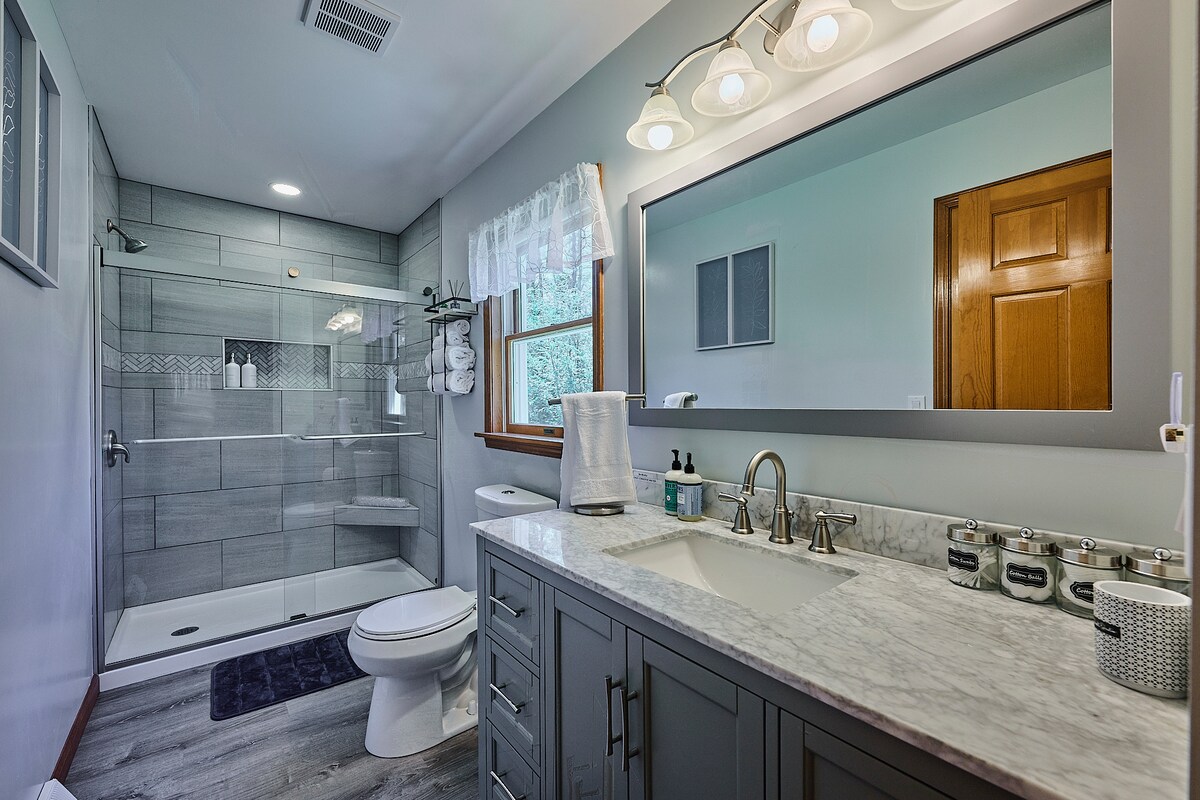 spacious-catskills-delaware-river-gap-retreat/