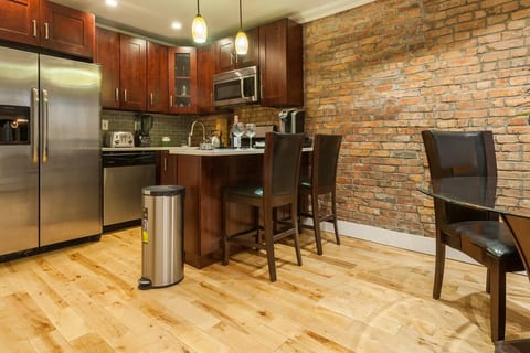 Full kitchen