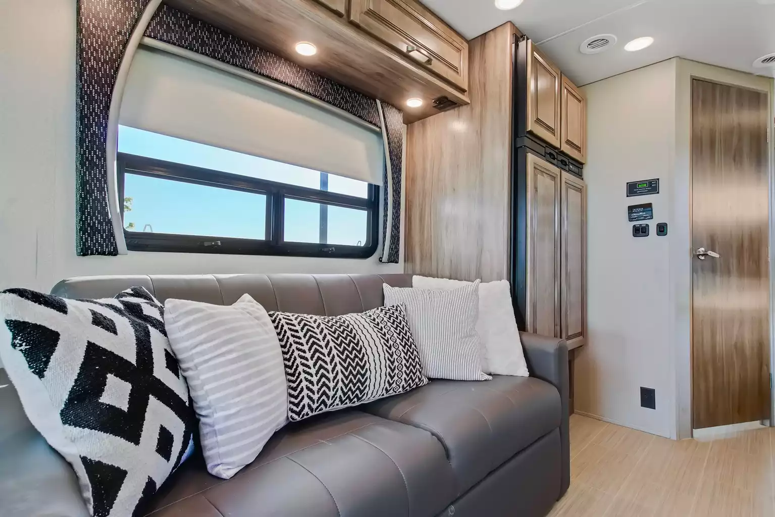 jayco-greyhawk-31fp-prestiege-package-(bunks)/