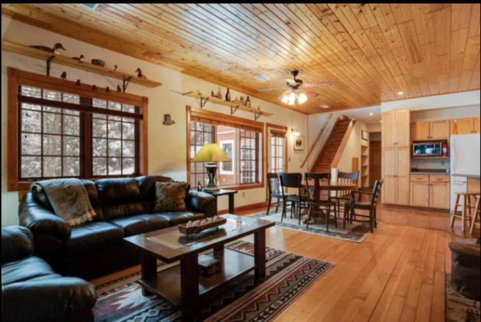 Dining and sitting area