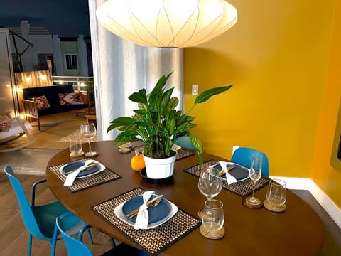 1 Bd Condo w Balcony near the Beach