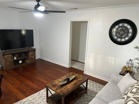 The Cozy Cottage