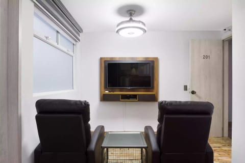 One Bedroom Balcony AC Hot tub Security Foam Bed