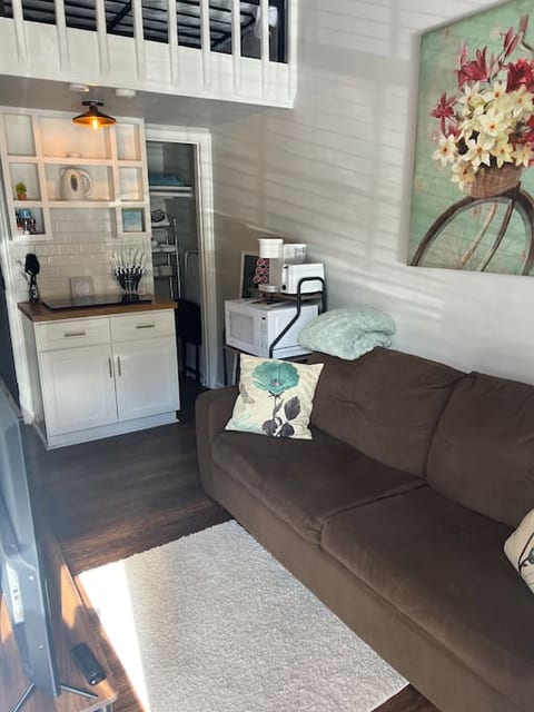 Cute & Cozy - Poppy Loft