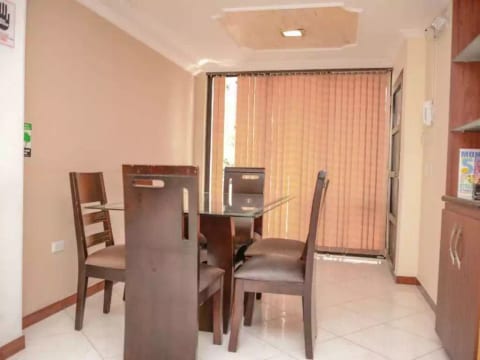 4 Bedroom Combo 3 Bed and 1 Bed Two hot Tubs AC 