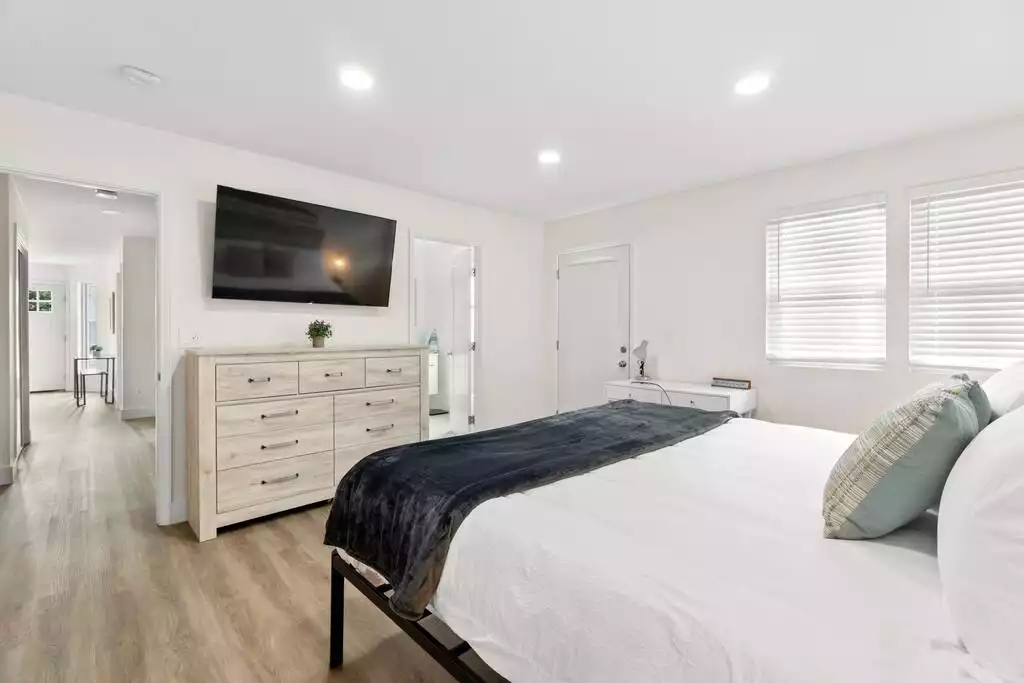 Luxurious & Tranquil Home with Private Backyard - Santa Rosa Luxurious & Tranquil Home with Private Backyard - Santa Rosa