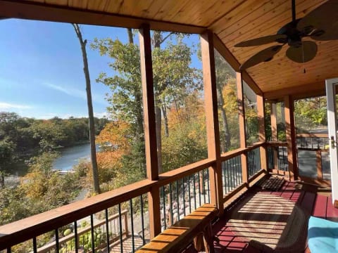 Eagle Ridge Hideaway Cabin