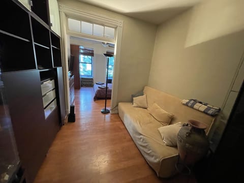 Clean Spacious walk to Central Park Short Term OK