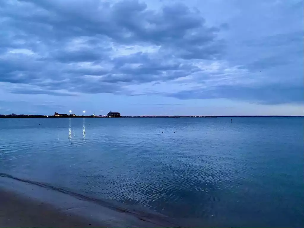 Across the street from the lovely bay beach - Lovely Cottage in the Sky! - Provincetown