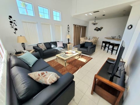 LAKE BERKLEY (975PT)  - 4BR 3.5BA Townhome