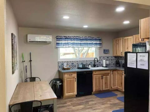 3R Lake House Suite