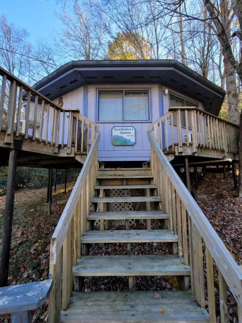 Grandfather's Shadow Vacation Cabin