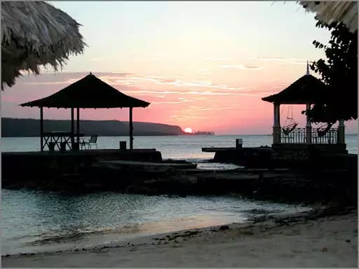 Coral Cove Cottages - Discovery Bay