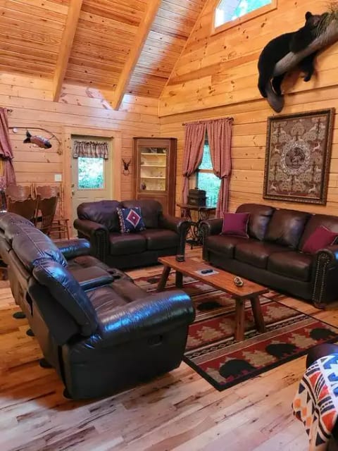 Log cabin 35 acres RV hookup hike & fish