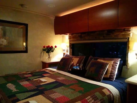 Luxurious and comfortable main room with king sized bed.