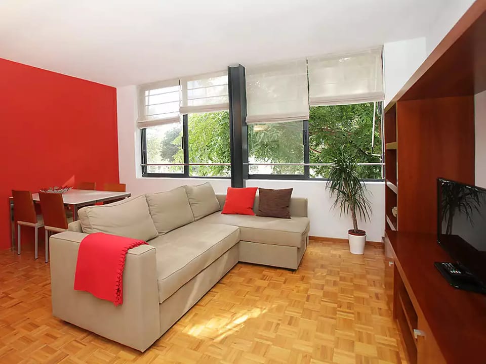 Vila Olimpica Pamplona - Barcelona