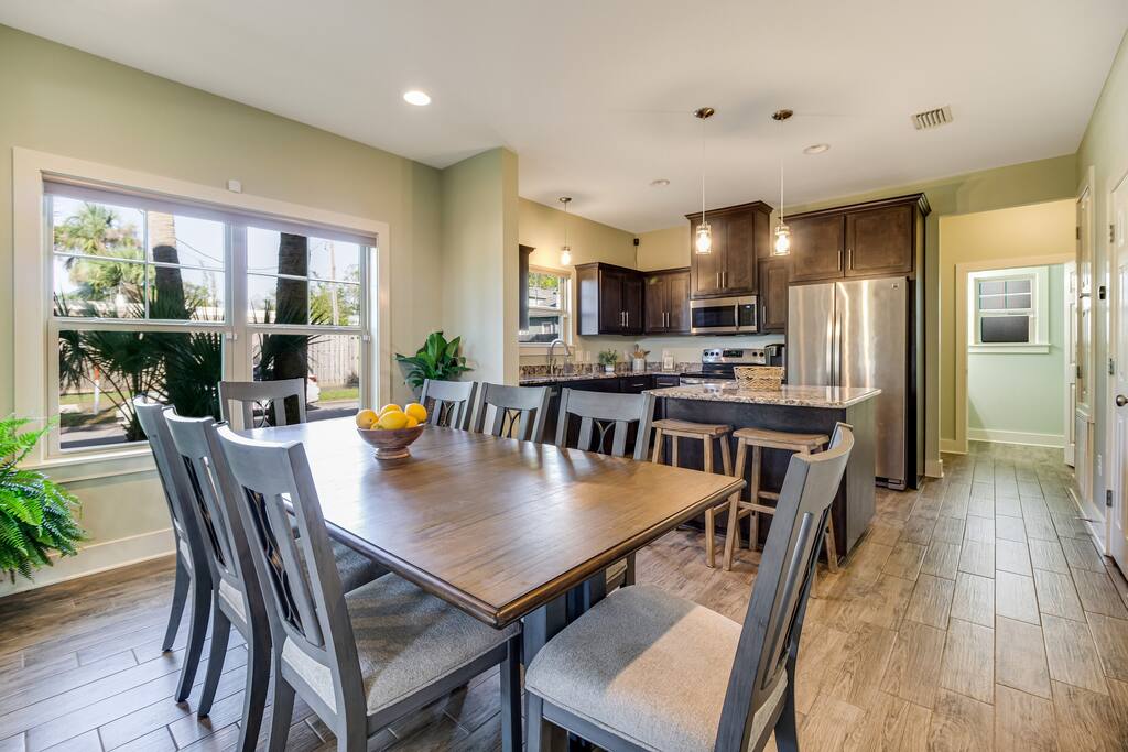 Dining Area - It's Your Vacation. Stay at the Wright Place! - Pensacola