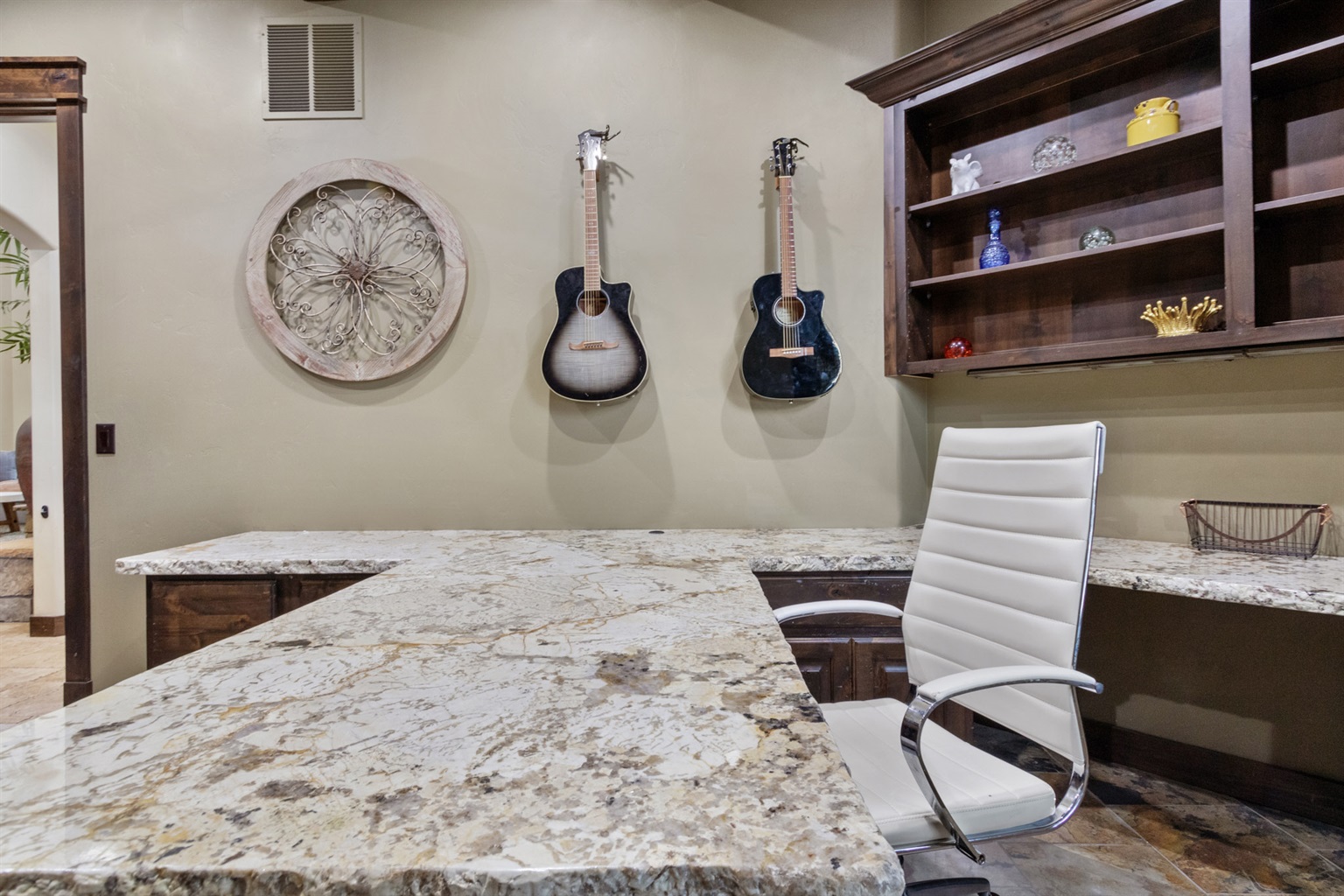 entertainment-castle!-large-group-and-company-functions-hot-tub/