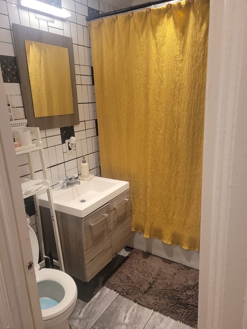 900 square foot
