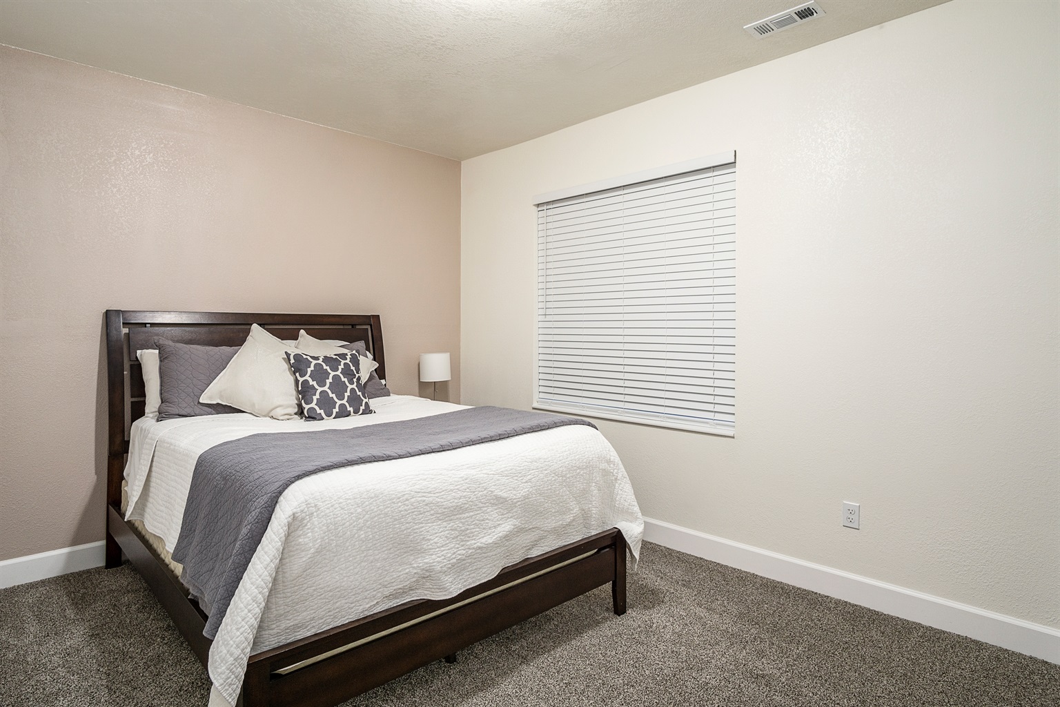 A La Mode Stunning 4 bedroom Orem Home - Orem