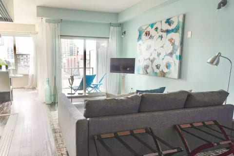 Kick back and enjoy south-facing city and mountain views