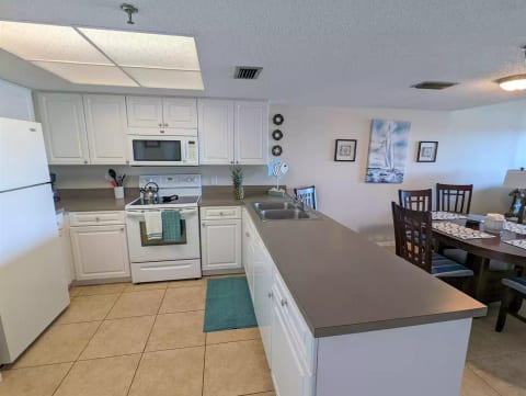 Sea Club Condo #103