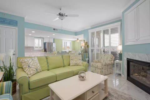 Fantastic Ocean Block Condo with Ro